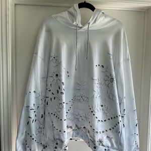 NWOT Never worn, GENEROUS Women’s plus Sz 3X silky white/gray hoodie
